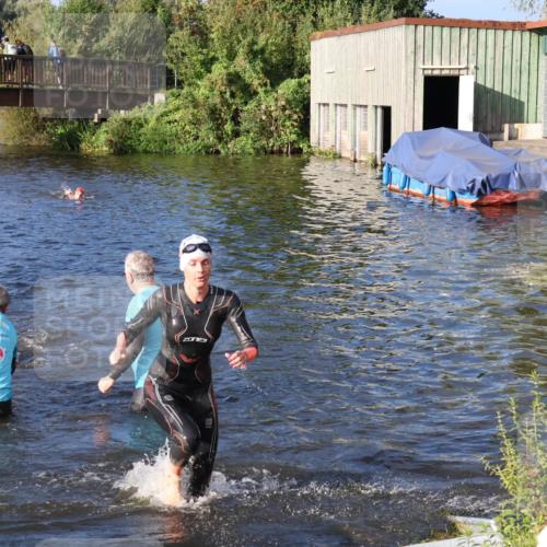 31.08.2025 - Elbe Triathlon Hamburg Luisa Fischer http://msf.ph/oto/8673310 31.08.2025 08:42:39 Schwimmen 270, 272, 367, 369 meine-sportfotos.de