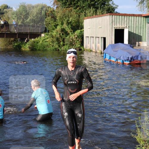 31.08.2025 - Elbe Triathlon Hamburg Luisa Fischer http://msf.ph/oto/8673319 31.08.2025 08:42:40 Schwimmen 270, 272, 367, 369 meine-sportfotos.de