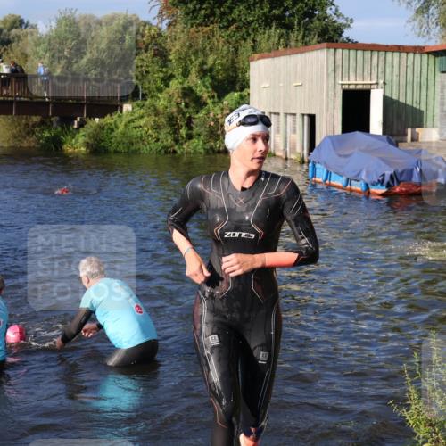 31.08.2025 - Elbe Triathlon Hamburg Luisa Fischer http://msf.ph/oto/8673324 31.08.2025 08:42:41 Schwimmen 270, 272, 369 meine-sportfotos.de