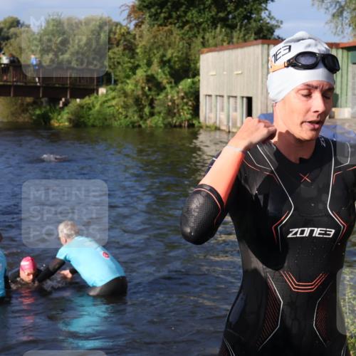 31.08.2025 - Elbe Triathlon Hamburg Luisa Fischer http://msf.ph/oto/8673333 31.08.2025 08:42:42 Schwimmen 270, 272, 369 meine-sportfotos.de