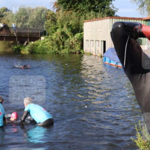 31.08.2025 - Elbe Triathlon Hamburg Luisa Fischer http://msf.ph/oto/8673336 31.08.2025 08:42:42 Schwimmen 270, 272, 369 meine-sportfotos.de