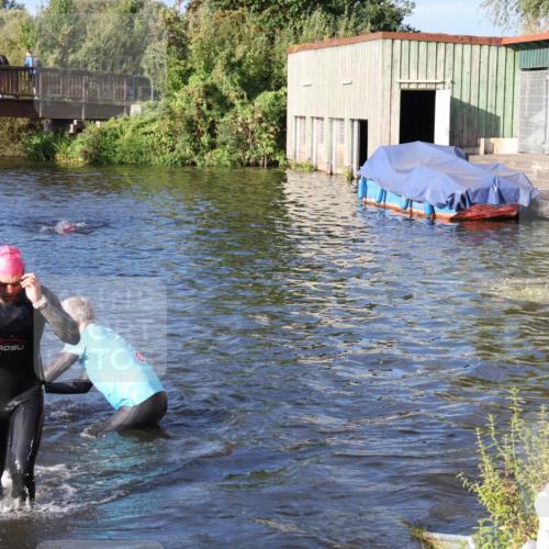 31.08.2025 - Elbe Triathlon Hamburg Luisa Fischer http://msf.ph/oto/8673340 31.08.2025 08:42:45 Schwimmen 270, 369 meine-sportfotos.de