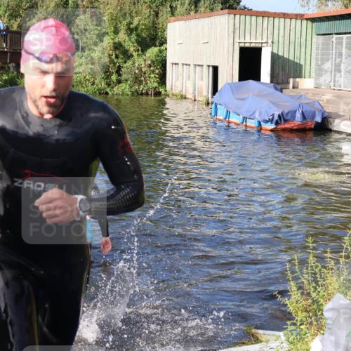31.08.2025 - Elbe Triathlon Hamburg Luisa Fischer http://msf.ph/oto/8673361 31.08.2025 08:42:48 Schwimmen 270, 369 meine-sportfotos.de