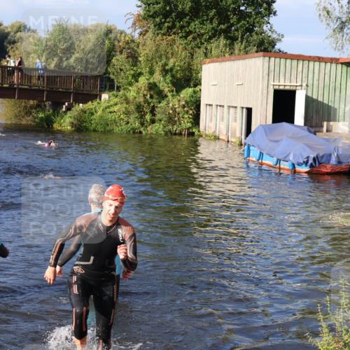31.08.2025 - Elbe Triathlon Hamburg Luisa Fischer http://msf.ph/oto/8673370 31.08.2025 08:43:08 Schwimmen 265 meine-sportfotos.de