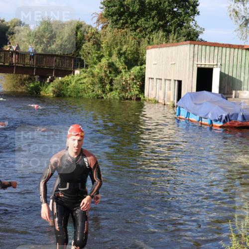 31.08.2025 - Elbe Triathlon Hamburg Luisa Fischer http://msf.ph/oto/8673373 31.08.2025 08:43:08 Schwimmen 265 meine-sportfotos.de