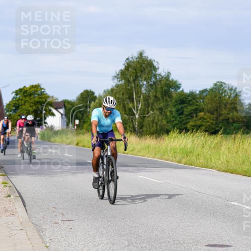 31.08.2025 - Elbe Triathlon Hamburg Michael Burmester http://msf.ph/oto/8673376 31.08.2025 10:11:27 Radfahren 483, 650, 797, 830, 840, 853, 894 meine-sportfotos.de