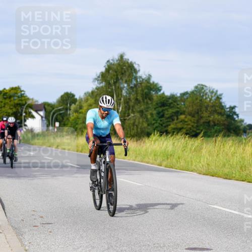 31.08.2025 - Elbe Triathlon Hamburg Michael Burmester http://msf.ph/oto/8673383 31.08.2025 10:11:28 Radfahren 483, 650, 797, 830, 840, 853, 894 meine-sportfotos.de