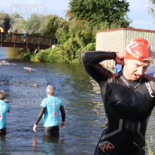 31.08.2025 - Elbe Triathlon Hamburg Luisa Fischer http://msf.ph/oto/8673386 31.08.2025 08:43:10 Schwimmen 265, 275 meine-sportfotos.de
