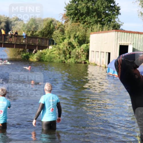 31.08.2025 - Elbe Triathlon Hamburg Luisa Fischer http://msf.ph/oto/8673388 31.08.2025 08:43:10 Schwimmen 265, 275 meine-sportfotos.de