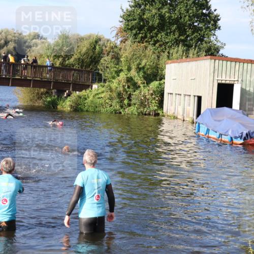 31.08.2025 - Elbe Triathlon Hamburg Luisa Fischer http://msf.ph/oto/8673392 31.08.2025 08:43:11 Schwimmen 265, 275 meine-sportfotos.de