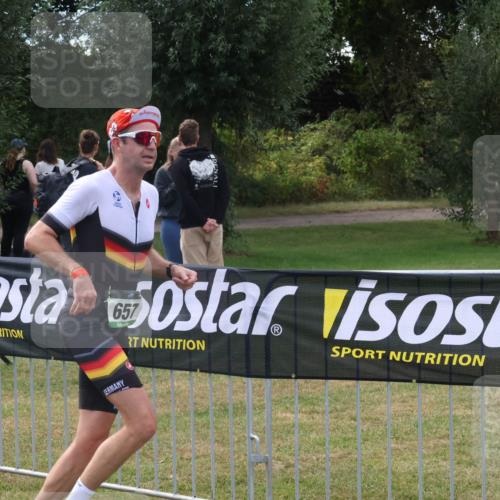 31.08.2025 - Elbe Triathlon Hamburg Luisa Fischer http://msf.ph/oto/8673406 31.08.2025 11:03:32 Laufen 657 meine-sportfotos.de