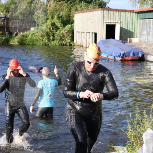 31.08.2025 - Elbe Triathlon Hamburg Luisa Fischer http://msf.ph/oto/8673439 31.08.2025 08:43:28 Schwimmen 248, 381 meine-sportfotos.de