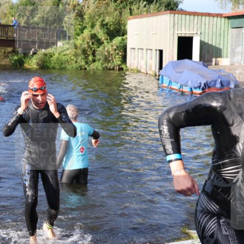 31.08.2025 - Elbe Triathlon Hamburg Luisa Fischer http://msf.ph/oto/8673444 31.08.2025 08:43:29 Schwimmen 248, 381 meine-sportfotos.de