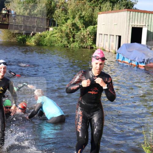 31.08.2025 - Elbe Triathlon Hamburg Luisa Fischer http://msf.ph/oto/8673462 31.08.2025 08:43:45 Schwimmen 279, 298, 303, 314, 376 meine-sportfotos.de