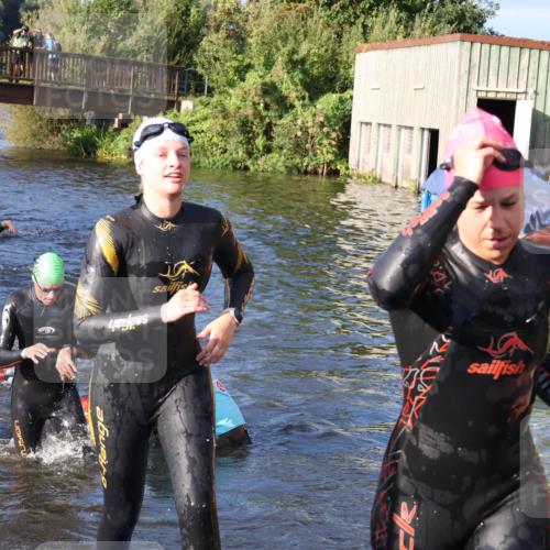 31.08.2025 - Elbe Triathlon Hamburg Luisa Fischer http://msf.ph/oto/8673471 31.08.2025 08:43:47 Schwimmen 279, 283, 298, 303, 314, 376 meine-sportfotos.de