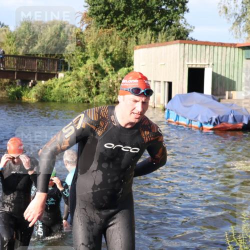 31.08.2025 - Elbe Triathlon Hamburg Luisa Fischer http://msf.ph/oto/8673484 31.08.2025 08:43:53 Schwimmen 279, 283, 314, 375, 376 meine-sportfotos.de