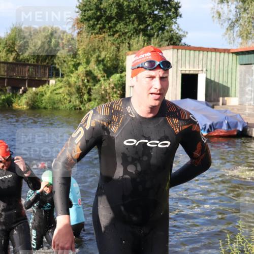 31.08.2025 - Elbe Triathlon Hamburg Luisa Fischer http://msf.ph/oto/8673487 31.08.2025 08:43:53 Schwimmen 279, 283, 314, 375, 376 meine-sportfotos.de