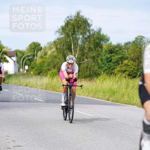 31.08.2025 - Elbe Triathlon Hamburg Michael Burmester http://msf.ph/oto/8673488 31.08.2025 10:12:05 Radfahren 402, 593, 852, 882 meine-sportfotos.de