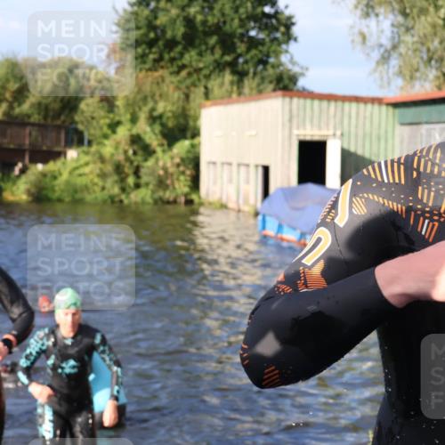 31.08.2025 - Elbe Triathlon Hamburg Luisa Fischer http://msf.ph/oto/8673493 31.08.2025 08:43:54 Schwimmen 279, 283, 314, 375, 376 meine-sportfotos.de