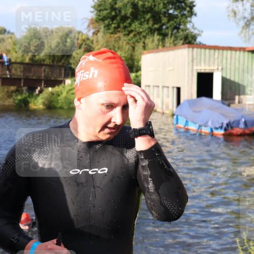 31.08.2025 - Elbe Triathlon Hamburg Luisa Fischer http://msf.ph/oto/8673502 31.08.2025 08:43:56 Schwimmen 279, 283, 375, 376 meine-sportfotos.de