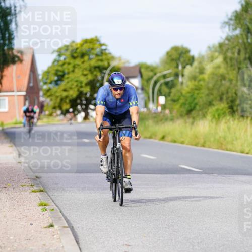 31.08.2025 - Elbe Triathlon Hamburg Michael Burmester http://msf.ph/oto/8673511 31.08.2025 10:12:12 Radfahren 601, 701 meine-sportfotos.de