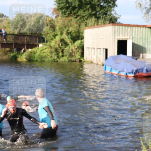 31.08.2025 - Elbe Triathlon Hamburg Luisa Fischer http://msf.ph/oto/8673521 31.08.2025 08:43:58 Schwimmen 279, 283, 370, 375 meine-sportfotos.de