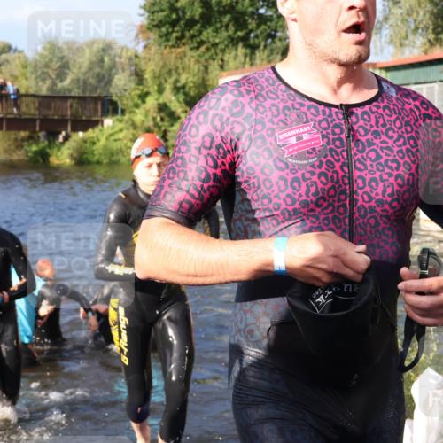 31.08.2025 - Elbe Triathlon Hamburg Luisa Fischer http://msf.ph/oto/8673538 31.08.2025 08:44:09 Schwimmen 256, 257, 321, 370, 373 meine-sportfotos.de