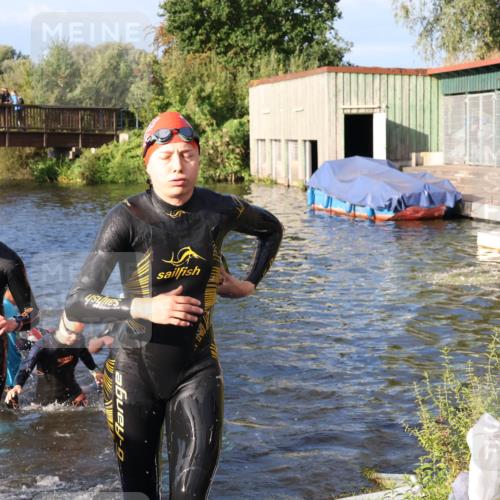 31.08.2025 - Elbe Triathlon Hamburg Luisa Fischer http://msf.ph/oto/8673543 31.08.2025 08:44:10 Schwimmen 256, 257, 321, 370, 373 meine-sportfotos.de
