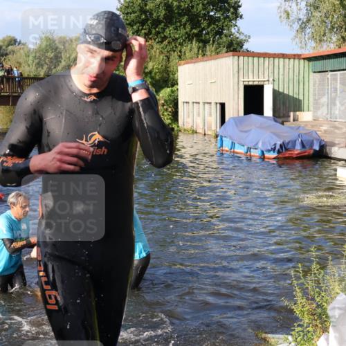 31.08.2025 - Elbe Triathlon Hamburg Luisa Fischer http://msf.ph/oto/8673557 31.08.2025 08:44:12 Schwimmen 256, 257, 321, 373 meine-sportfotos.de