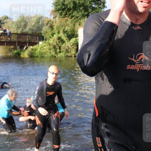 31.08.2025 - Elbe Triathlon Hamburg Luisa Fischer http://msf.ph/oto/8673560 31.08.2025 08:44:12 Schwimmen 256, 257, 321, 373 meine-sportfotos.de