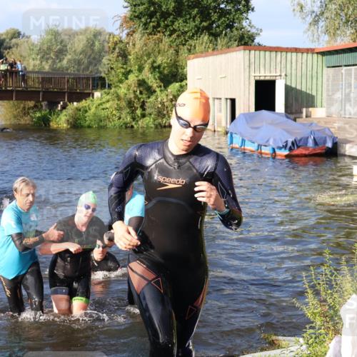 31.08.2025 - Elbe Triathlon Hamburg Luisa Fischer http://msf.ph/oto/8673570 31.08.2025 08:44:14 Schwimmen 256, 321, 373 meine-sportfotos.de