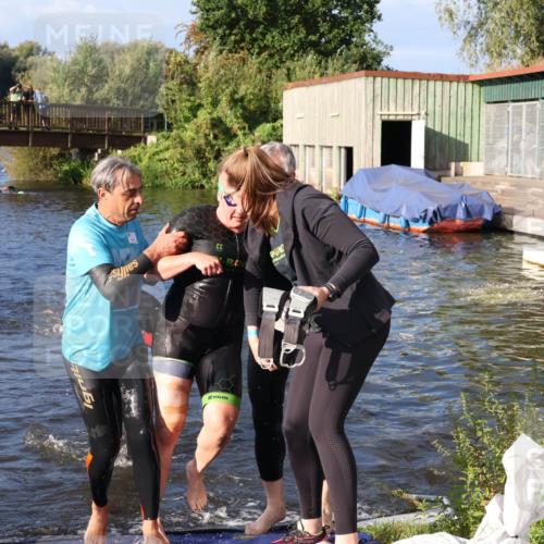31.08.2025 - Elbe Triathlon Hamburg Luisa Fischer http://msf.ph/oto/8673598 31.08.2025 08:44:17 Schwimmen 321 meine-sportfotos.de