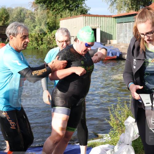 31.08.2025 - Elbe Triathlon Hamburg Luisa Fischer http://msf.ph/oto/8673600 31.08.2025 08:44:19 Schwimmen 321, 335 meine-sportfotos.de