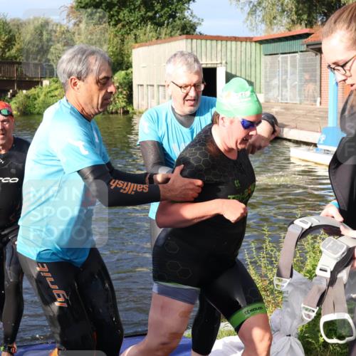 31.08.2025 - Elbe Triathlon Hamburg Luisa Fischer http://msf.ph/oto/8673601 31.08.2025 08:44:19 Schwimmen 321, 335 meine-sportfotos.de