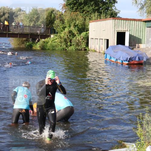 31.08.2025 - Elbe Triathlon Hamburg Luisa Fischer http://msf.ph/oto/8673614 31.08.2025 08:45:10 Schwimmen 311, 331 meine-sportfotos.de