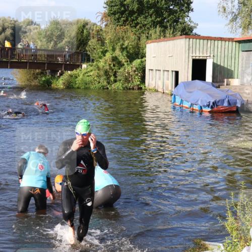 31.08.2025 - Elbe Triathlon Hamburg Luisa Fischer http://msf.ph/oto/8673617 31.08.2025 08:45:10 Schwimmen 311, 331 meine-sportfotos.de