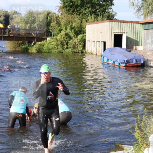 31.08.2025 - Elbe Triathlon Hamburg Luisa Fischer http://msf.ph/oto/8673622 31.08.2025 08:45:11 Schwimmen 311, 331 meine-sportfotos.de