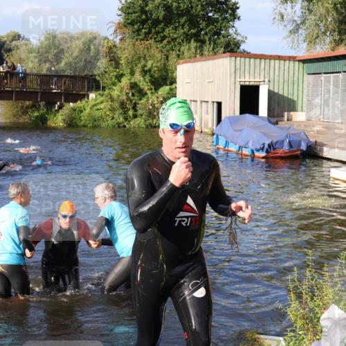 31.08.2025 - Elbe Triathlon Hamburg Luisa Fischer http://msf.ph/oto/8673638 31.08.2025 08:45:12 Schwimmen 311, 331 meine-sportfotos.de