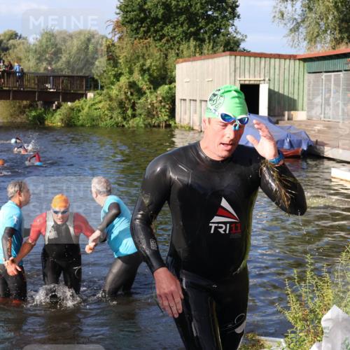 31.08.2025 - Elbe Triathlon Hamburg Luisa Fischer http://msf.ph/oto/8673640 31.08.2025 08:45:13 Schwimmen 311, 331 meine-sportfotos.de