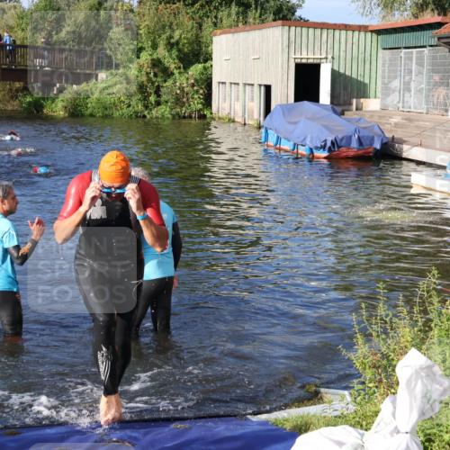 31.08.2025 - Elbe Triathlon Hamburg Luisa Fischer http://msf.ph/oto/8673651 31.08.2025 08:45:15 Schwimmen 311, 331 meine-sportfotos.de