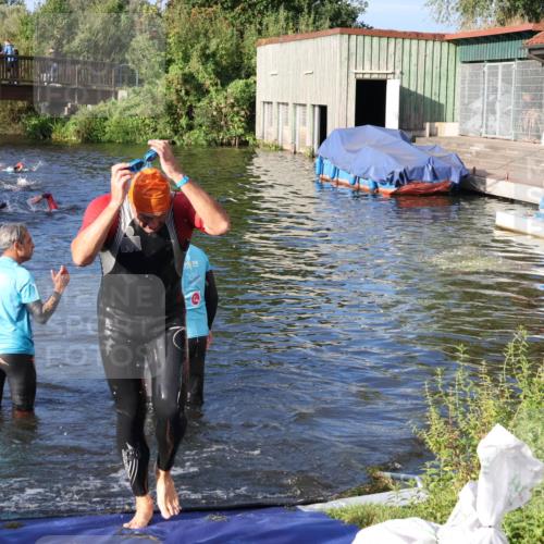 31.08.2025 - Elbe Triathlon Hamburg Luisa Fischer http://msf.ph/oto/8673652 31.08.2025 08:45:15 Schwimmen 311, 331 meine-sportfotos.de
