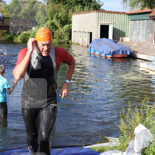 31.08.2025 - Elbe Triathlon Hamburg Luisa Fischer http://msf.ph/oto/8673657 31.08.2025 08:45:16 Schwimmen 331 meine-sportfotos.de
