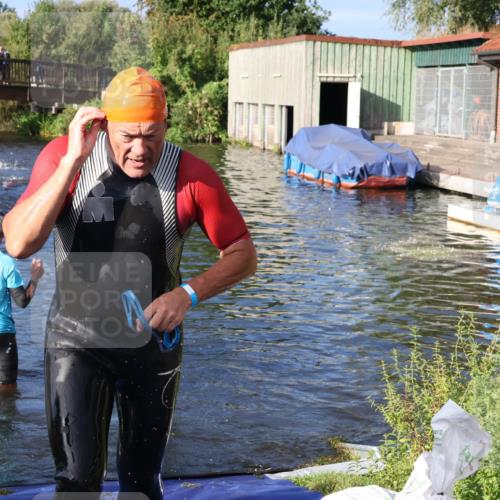 31.08.2025 - Elbe Triathlon Hamburg Luisa Fischer http://msf.ph/oto/8673660 31.08.2025 08:45:16 Schwimmen 331 meine-sportfotos.de