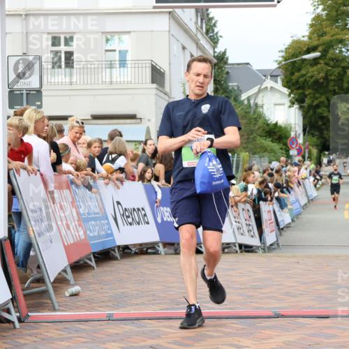 31.08.2025 - 21. Blankeneser Heldenlauf Strokosch-Dieckow http://msf.ph/oto/8673688 31.08.2025 10:51:34 Ziel 2187, 3580, 3030 meine-sportfotos.de