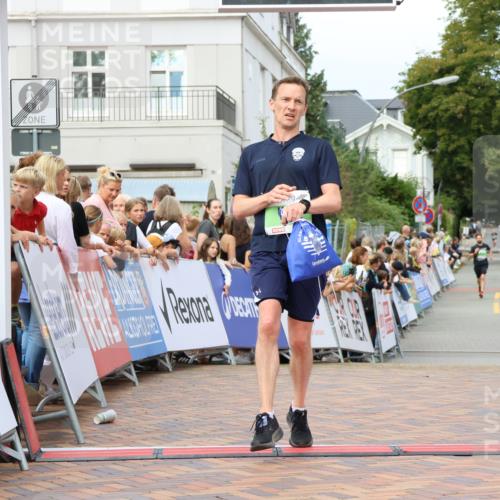 31.08.2025 - 21. Blankeneser Heldenlauf Strokosch-Dieckow http://msf.ph/oto/8673733 31.08.2025 10:51:34 Ziel 2187, 3580, 3030 meine-sportfotos.de