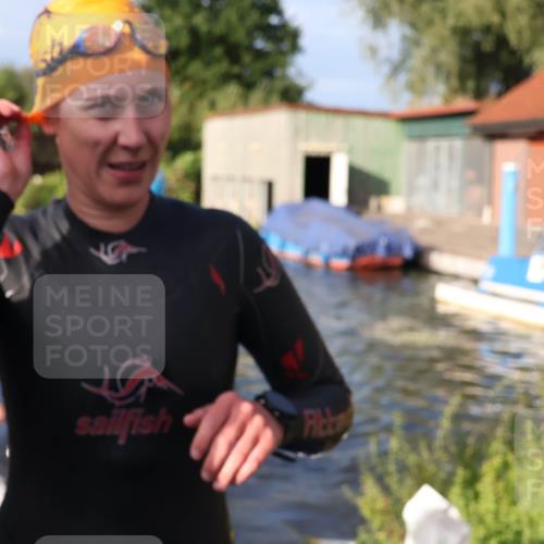 31.08.2025 - Elbe Triathlon Hamburg Luisa Fischer http://msf.ph/oto/8673734 31.08.2025 08:45:42 Schwimmen 264, 267, 269, 292, 319 meine-sportfotos.de
