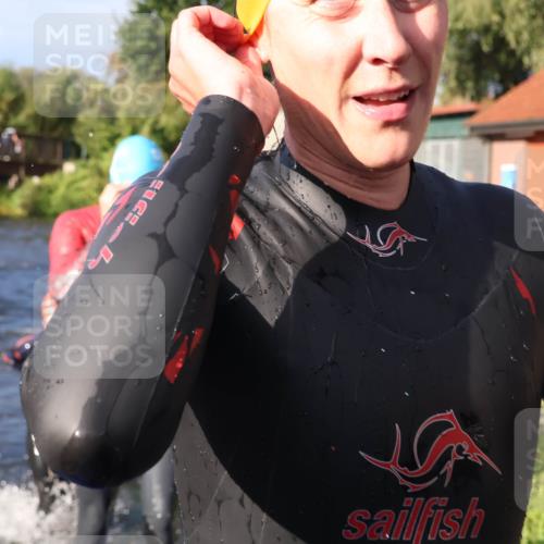 31.08.2025 - Elbe Triathlon Hamburg Luisa Fischer http://msf.ph/oto/8673736 31.08.2025 08:45:42 Schwimmen 264, 267, 269, 292, 319 meine-sportfotos.de