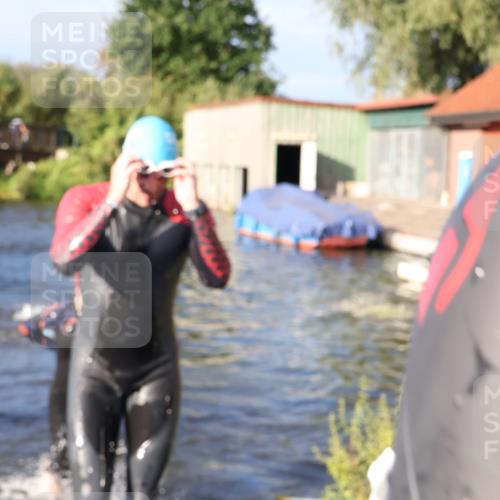 31.08.2025 - Elbe Triathlon Hamburg Luisa Fischer http://msf.ph/oto/8673740 31.08.2025 08:45:43 Schwimmen 264, 269, 292, 319, 384 meine-sportfotos.de