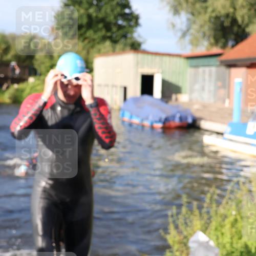 31.08.2025 - Elbe Triathlon Hamburg Luisa Fischer http://msf.ph/oto/8673742 31.08.2025 08:45:43 Schwimmen 264, 269, 292, 319, 384 meine-sportfotos.de