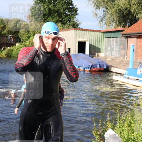 31.08.2025 - Elbe Triathlon Hamburg Luisa Fischer http://msf.ph/oto/8673744 31.08.2025 08:45:43 Schwimmen 264, 269, 292, 319, 384 meine-sportfotos.de